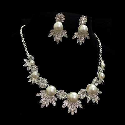 義烏市宏橋飾品廠 專(zhuān)注商品批發(fā)貿(mào)易的行業(yè)先鋒